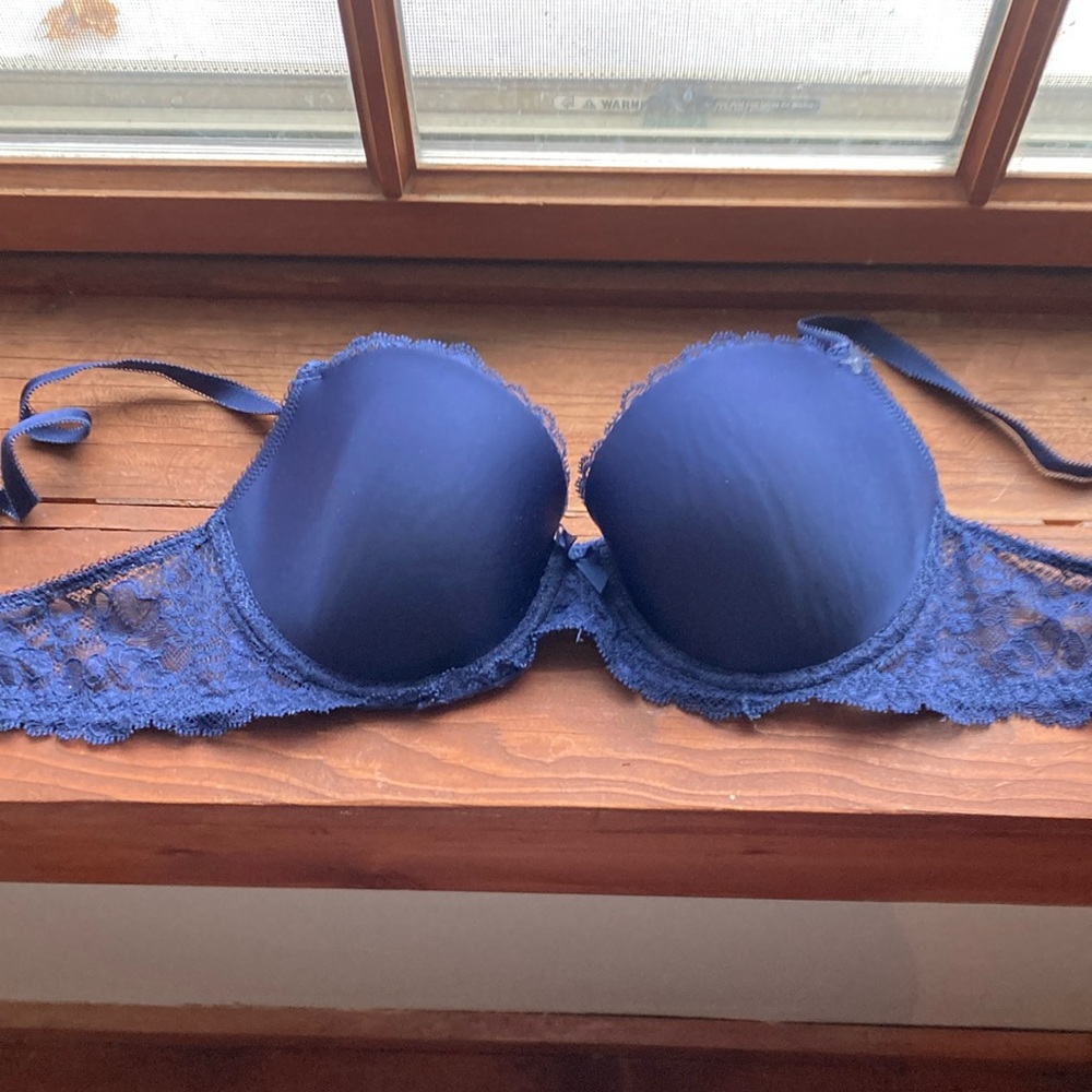 Navy Victoria’s Secret lace underwire bra